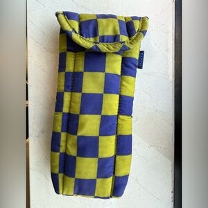 BAGGU Puffy Glasses Sleeve in Pear Navy Check